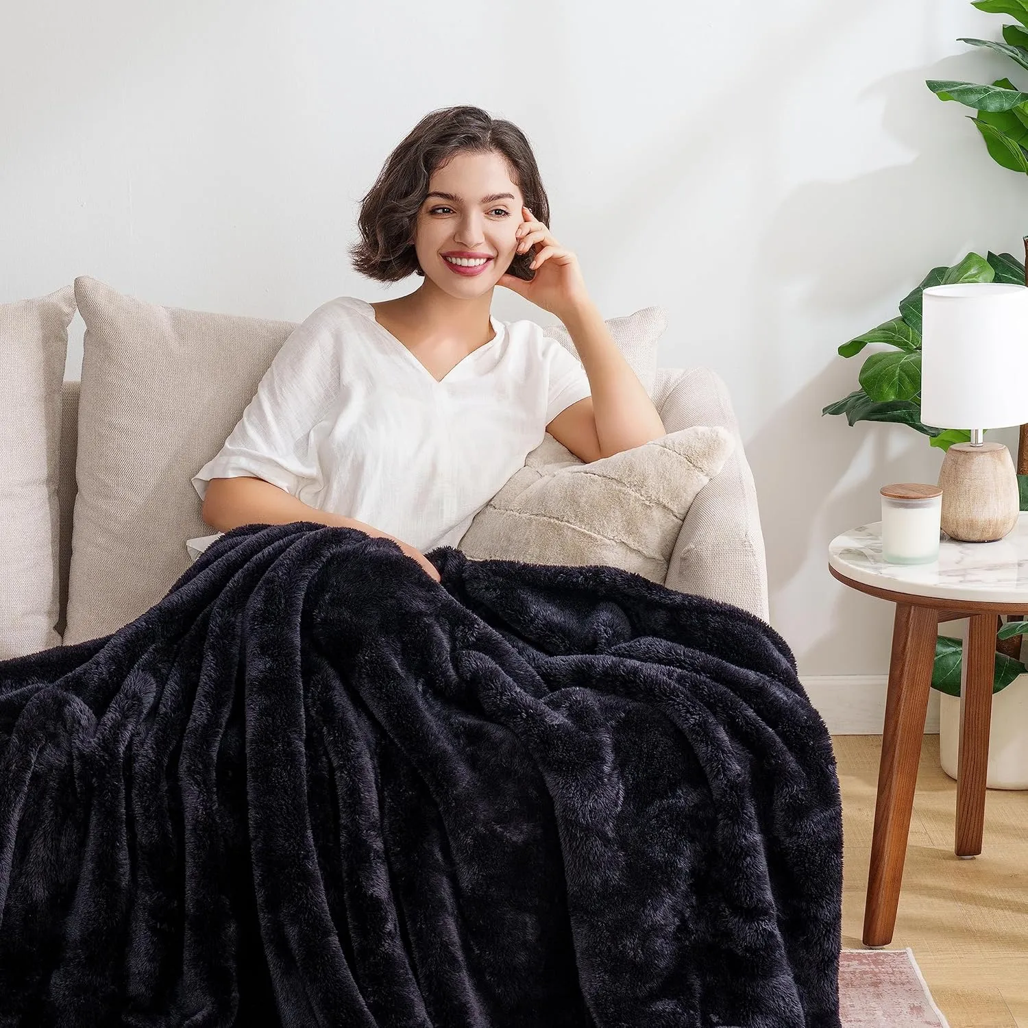 Berkshire Blanket Classic Extra-Fluffy Plush Throw Blanket, Soft Fuzzy Fluffy Long Hair Throw Blanket for Couch Sofa Bed, Black, 50x60 Inches