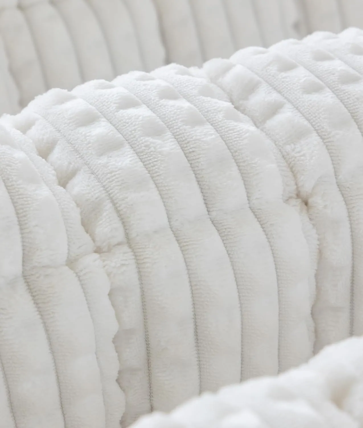 Couch Cover for Dogs Washable, Fuzzy Pet Cover for Sofa, Covers for 3 Cushion Couch Pet Friendly, Non Slip Dog Bed Mat Blanket (White, 27.6x59.06 inch)