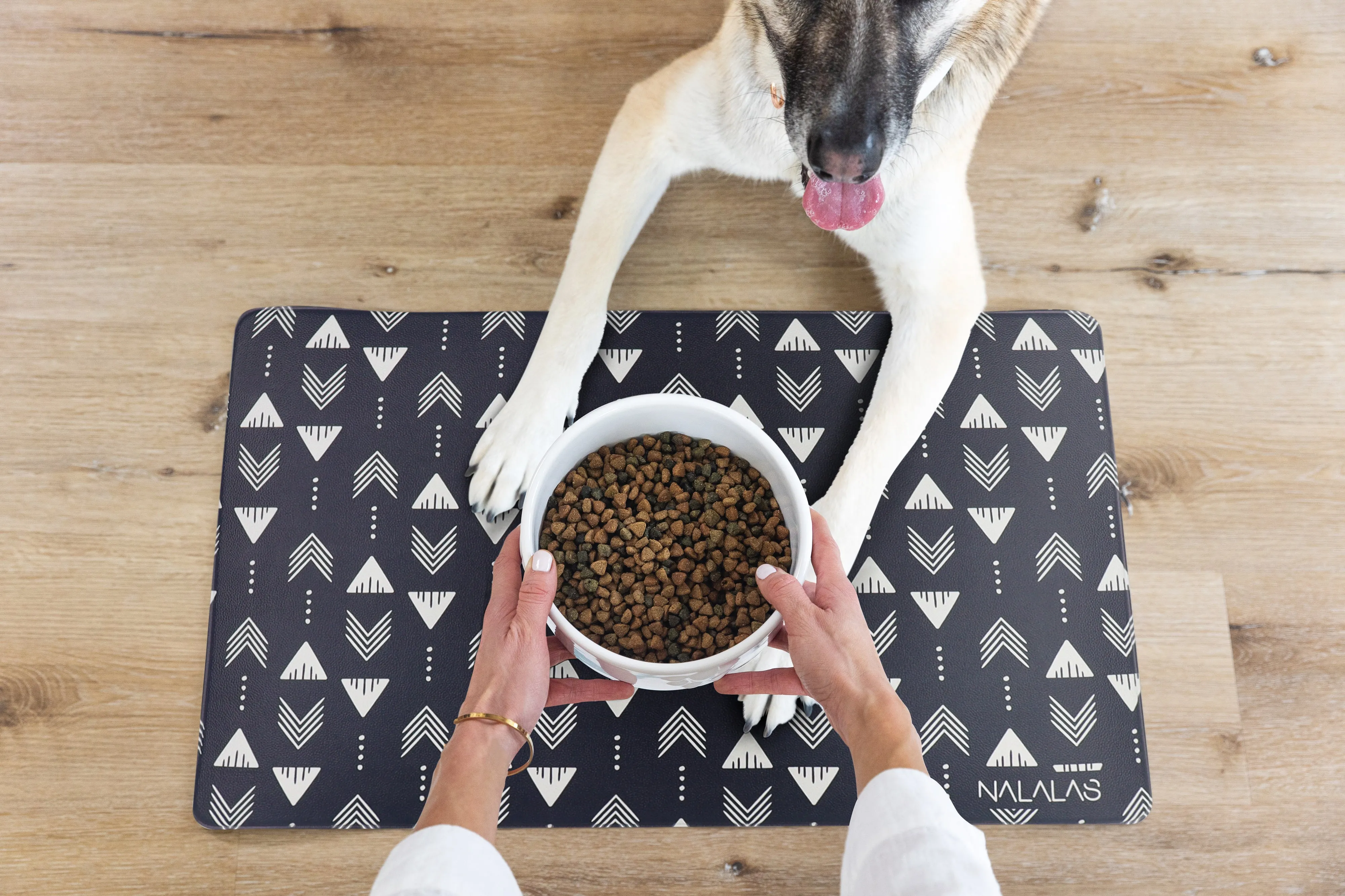 Large Nomad Pet Food Mat