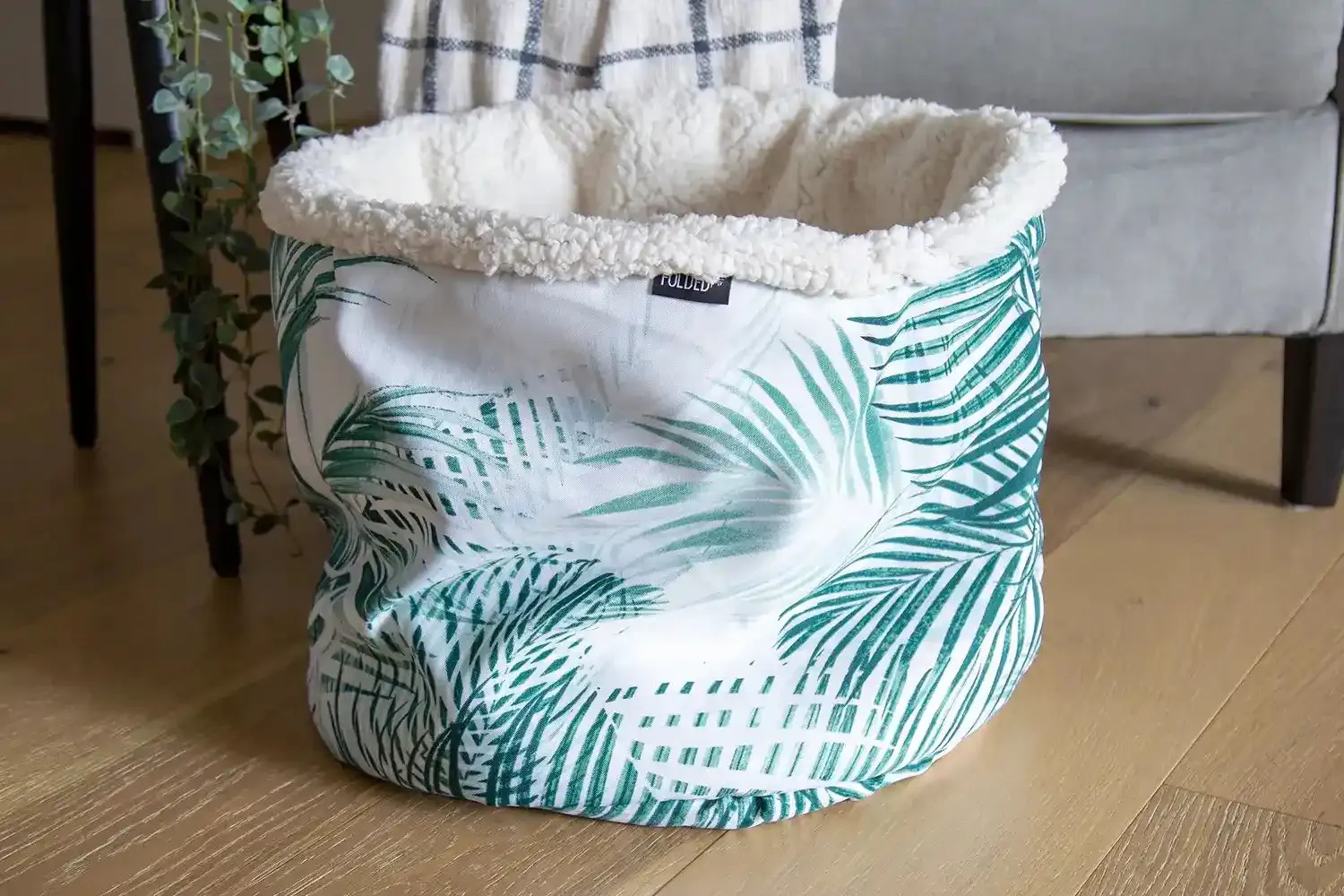 The Folded Pouch Pet Bed