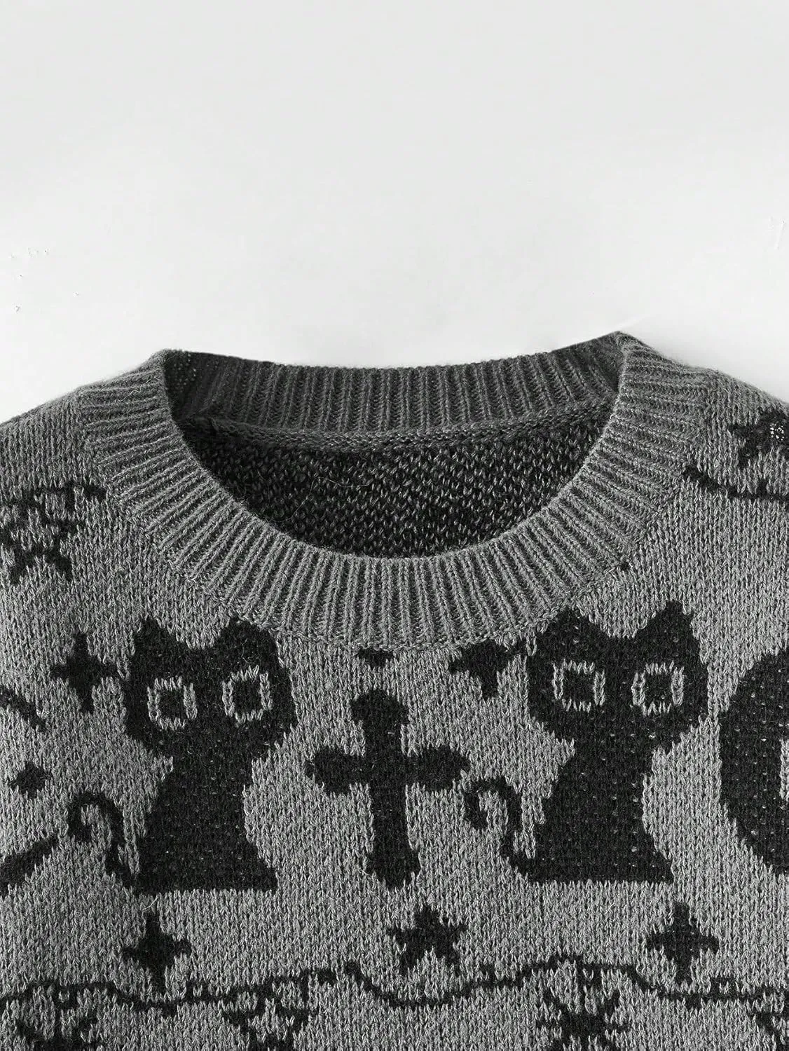 WDIRARA Women's Goth Cartoon Pattern Sweater Long Sleeve Crewneck Knit Pullover Top